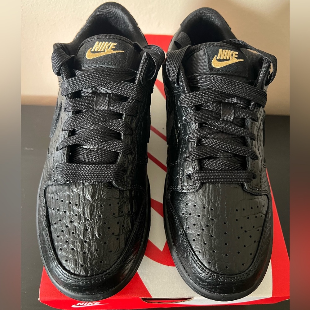 Nike Dunk Low SS Sneakers Black Croc/Metallic Gold HV4388-001 Women’s 7.5 BNIB - Picture 8 of 16